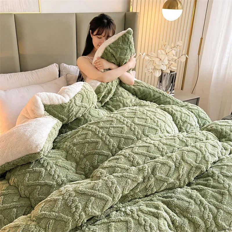  Fluffy bed cover