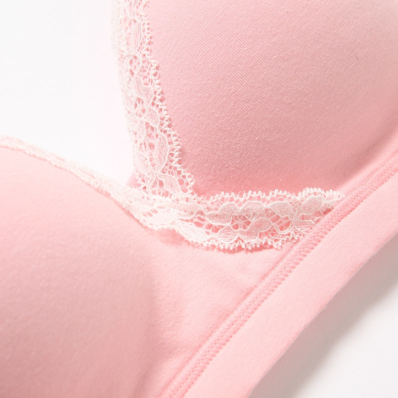 a close view of front part of the nursing bra decorated with lace