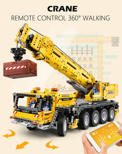 Remote Control Truck | MOULD KING | High-Tech Motor Power Mobile Crane 2590 Pcs