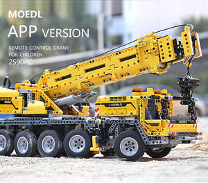 Remote Control Truck | MOULD KING | High-Tech Motor Power Mobile Crane 2590 Pcs