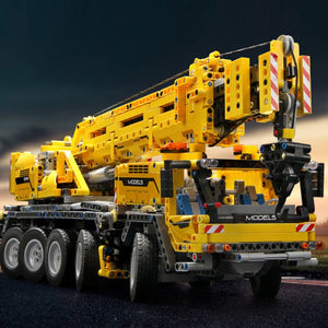 Remote Control Truck | MOULD KING | High-Tech Motor Power Mobile Crane 2590 Pcs